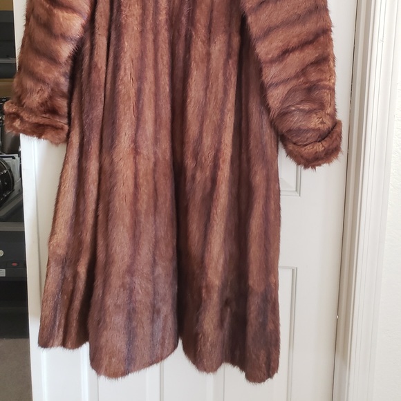 German Muskrat Fur Coat - Picture 5 of 6